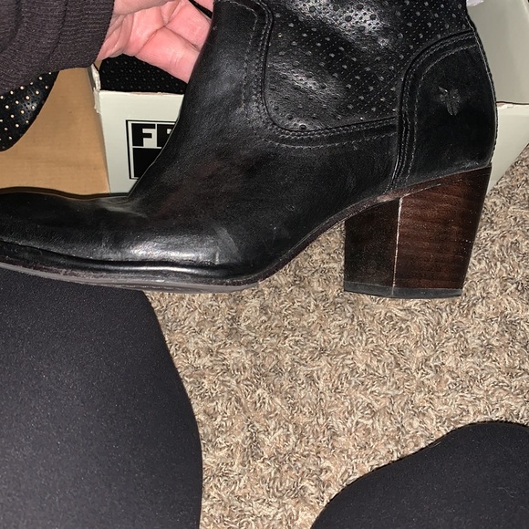 Frye perforated Lucinda slouch tall boot Black leather 7.5 M - Picture 5 of 5